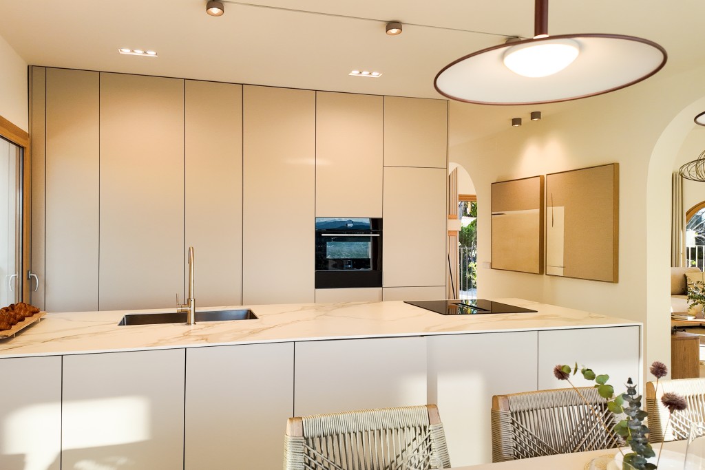 xlarge_CBNAAP1950_53338_V0_5BC4