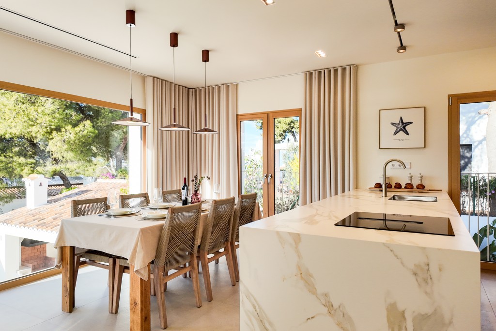 xlarge_CBNAAP1950_53346_V0_7D21