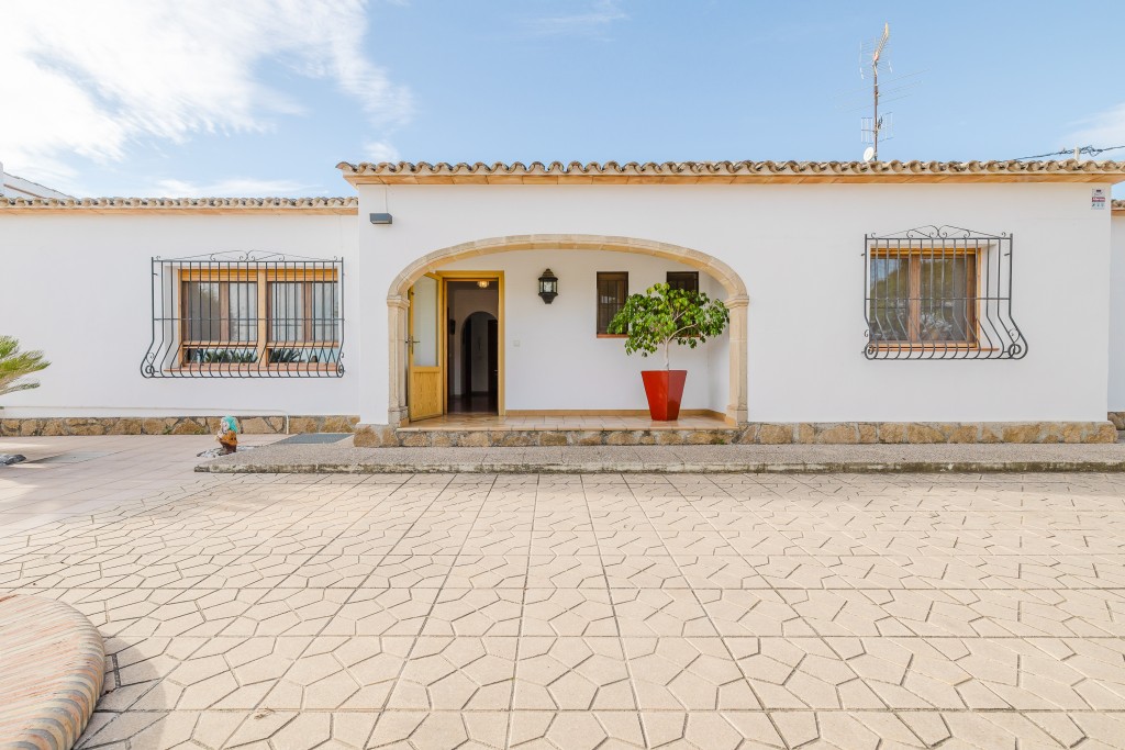 xlarge_CBNAAP1967_53698_V0_C2EE