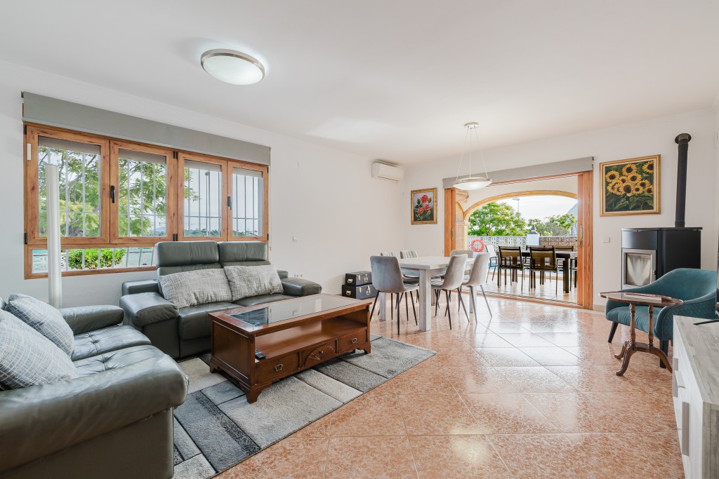 xlarge_CBNAAP1967_53704_V0_C822