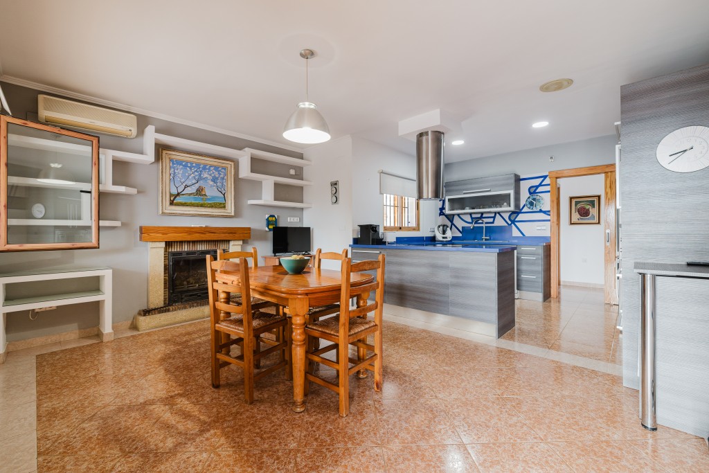 xlarge_CBNAAP1967_53710_V0_9A13