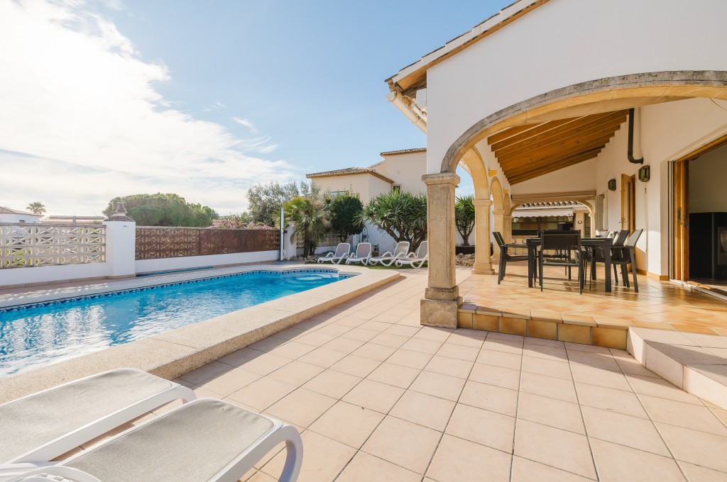 xlarge_CBNAAP1967_53719_V0_F84A