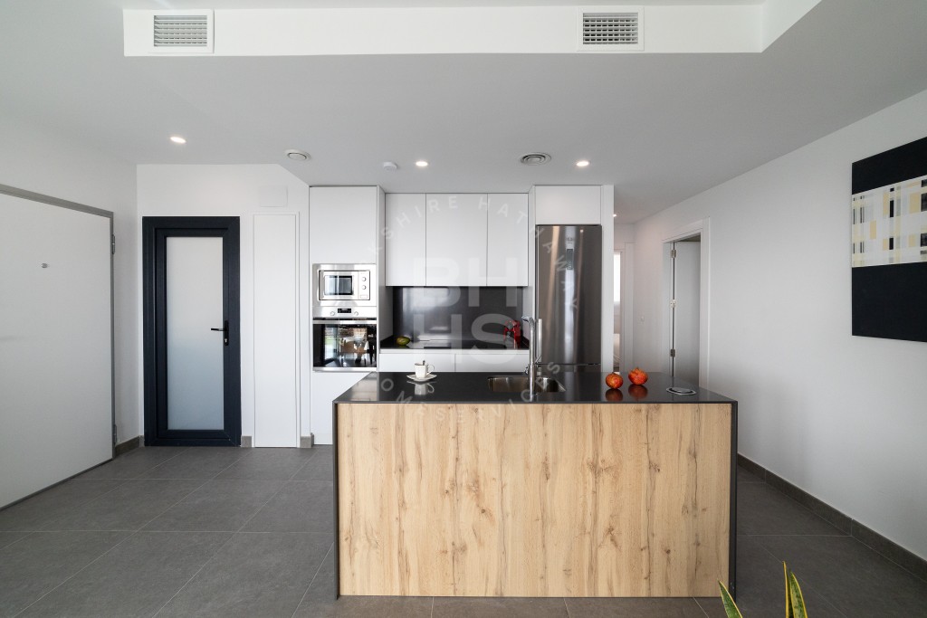 xlarge_CBNAAP1995_54182_V0_2823