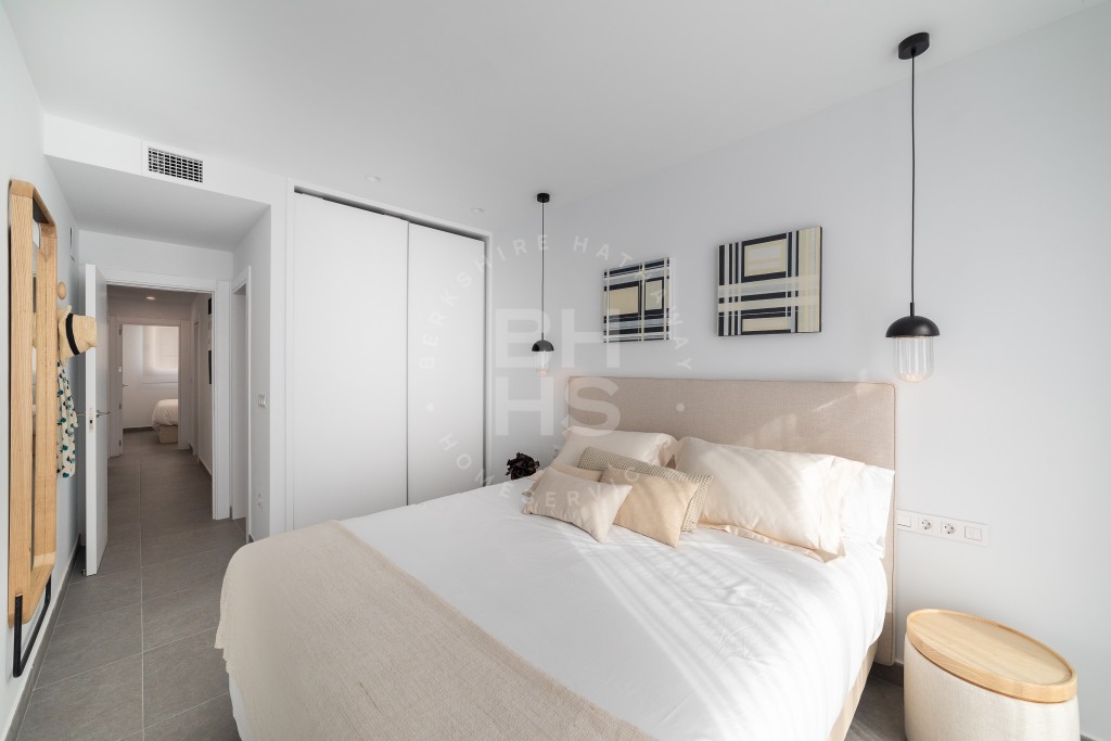 xlarge_CBNAAP1995_54186_V0_73DD