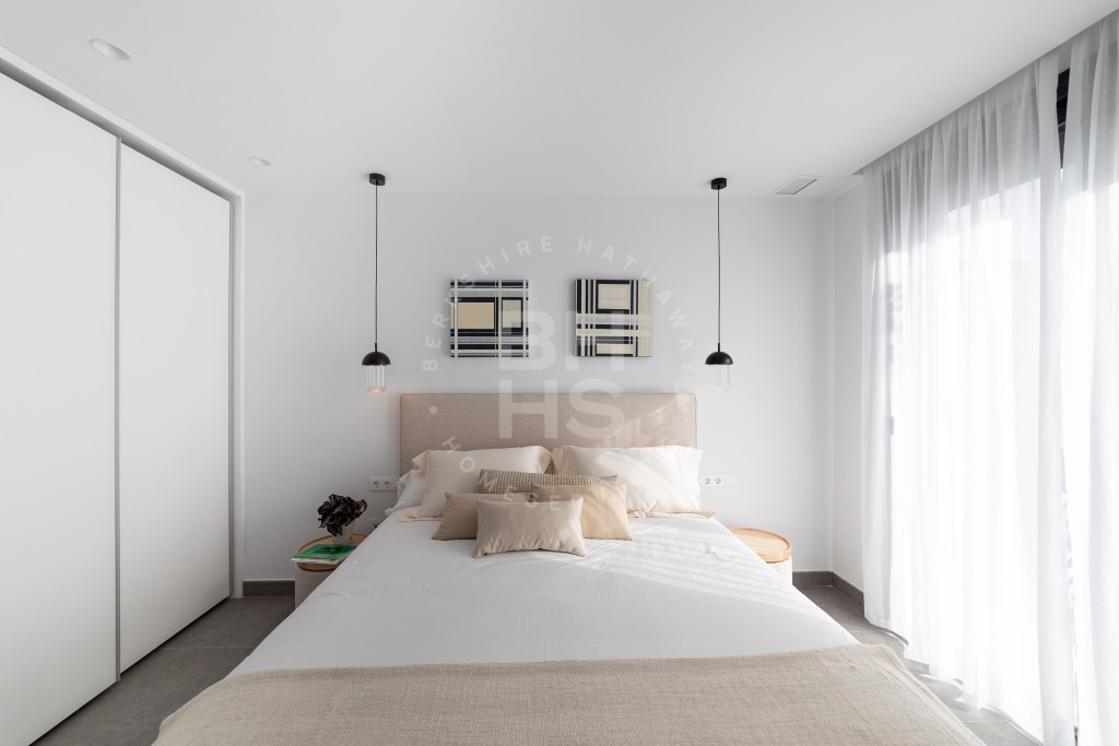 xlarge_CBNAAP1995_54189_V0_7934