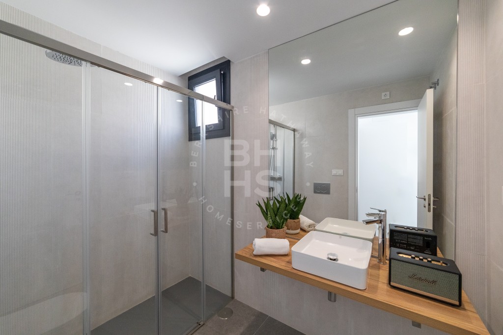 xlarge_CBNAAP1995_54192_V0_55D1