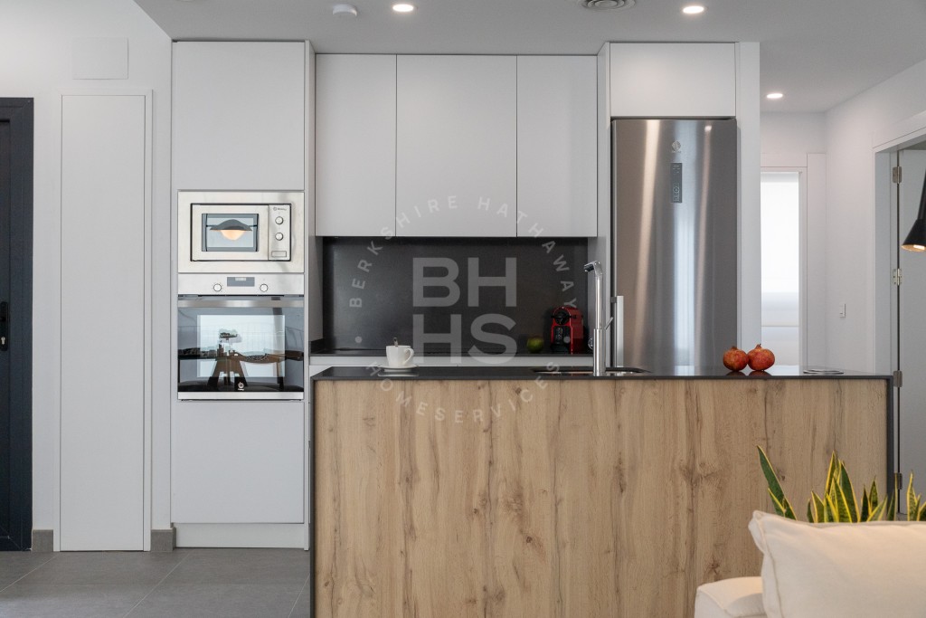 xlarge_CBNAAP1995_54210_V0_51E1