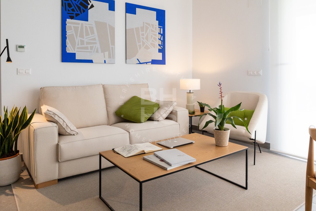 xlarge_CBNAAP1995_54215_V0_8152