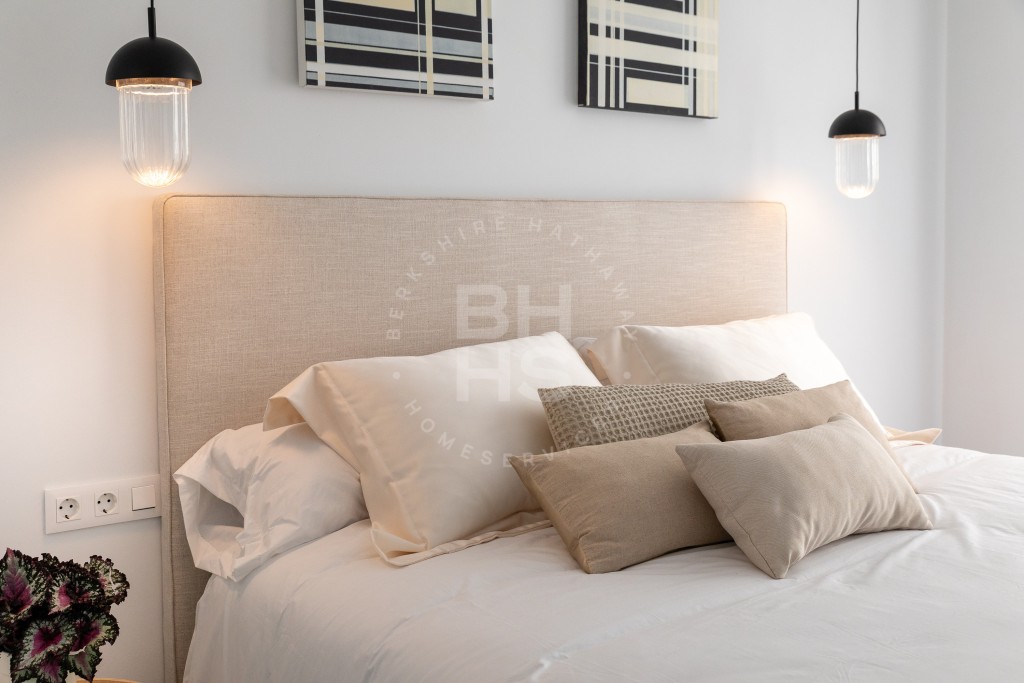 xlarge_CBNAAP1995_54217_V0_9229