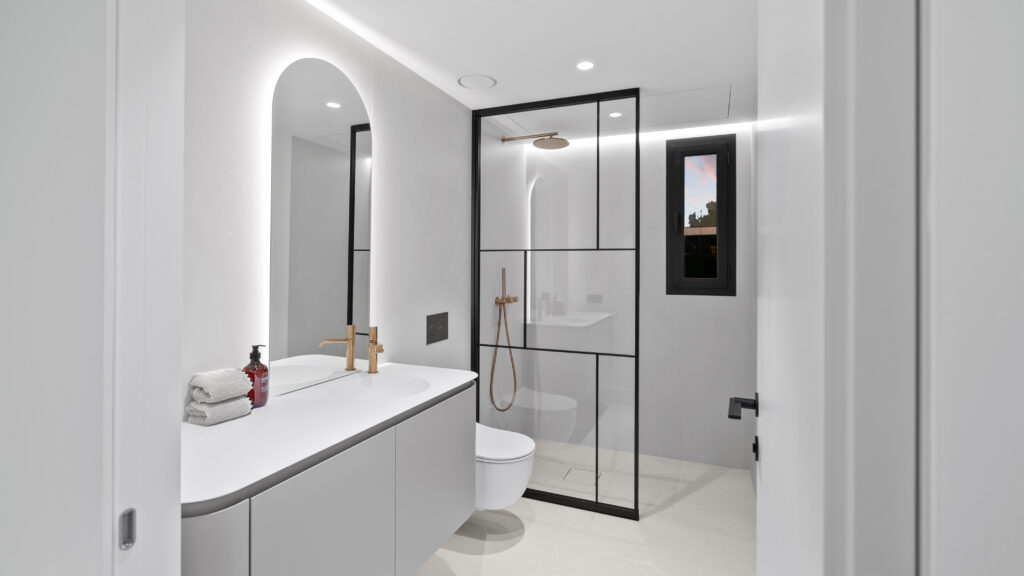 xlarge_CBNAAP2002_54356_V0_DC30