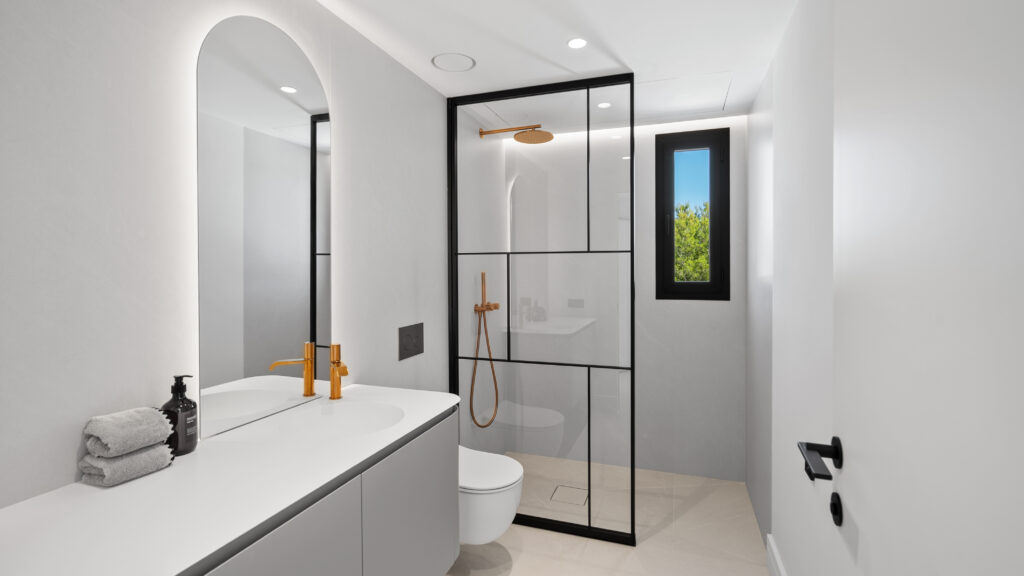 xlarge_CBNAAP2002_54357_V0_999F