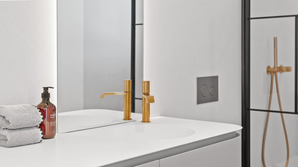 xlarge_CBNAAP2002_54363_V0_4608