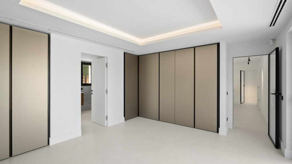 xlarge_CBNAAP2002_54364_V0_5F6B