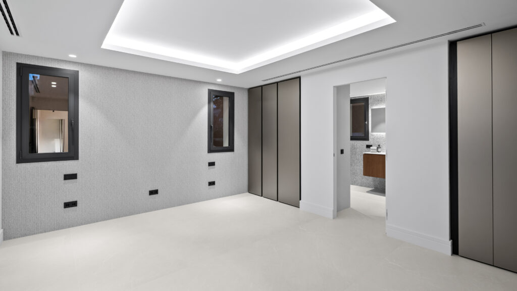 xlarge_CBNAAP2002_54367_V0_6E16