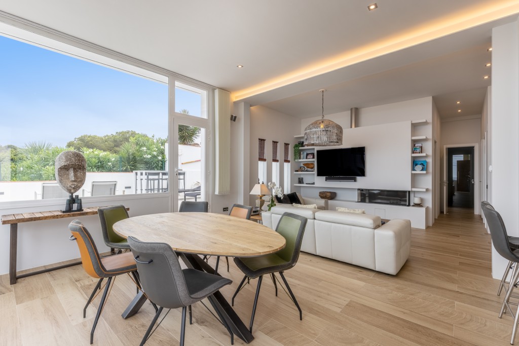 xlarge_CBNAAP2003_54394_V0_77E5