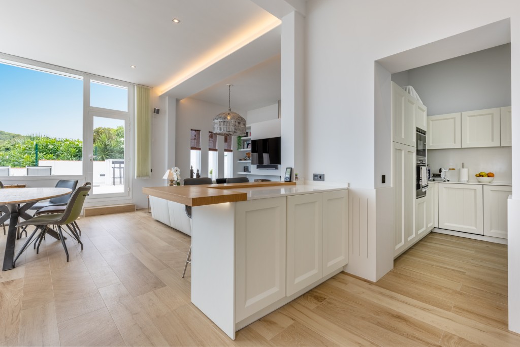 xlarge_CBNAAP2003_54398_V0_9309