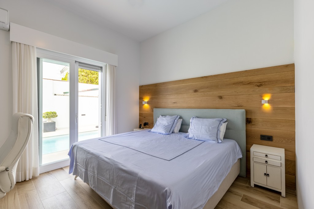 xlarge_CBNAAP2003_54414_V0_30E9