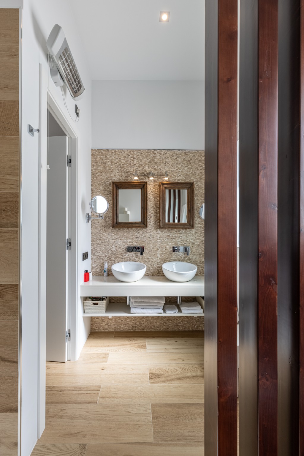 xlarge_CBNAAP2003_54415_V0_AF5C