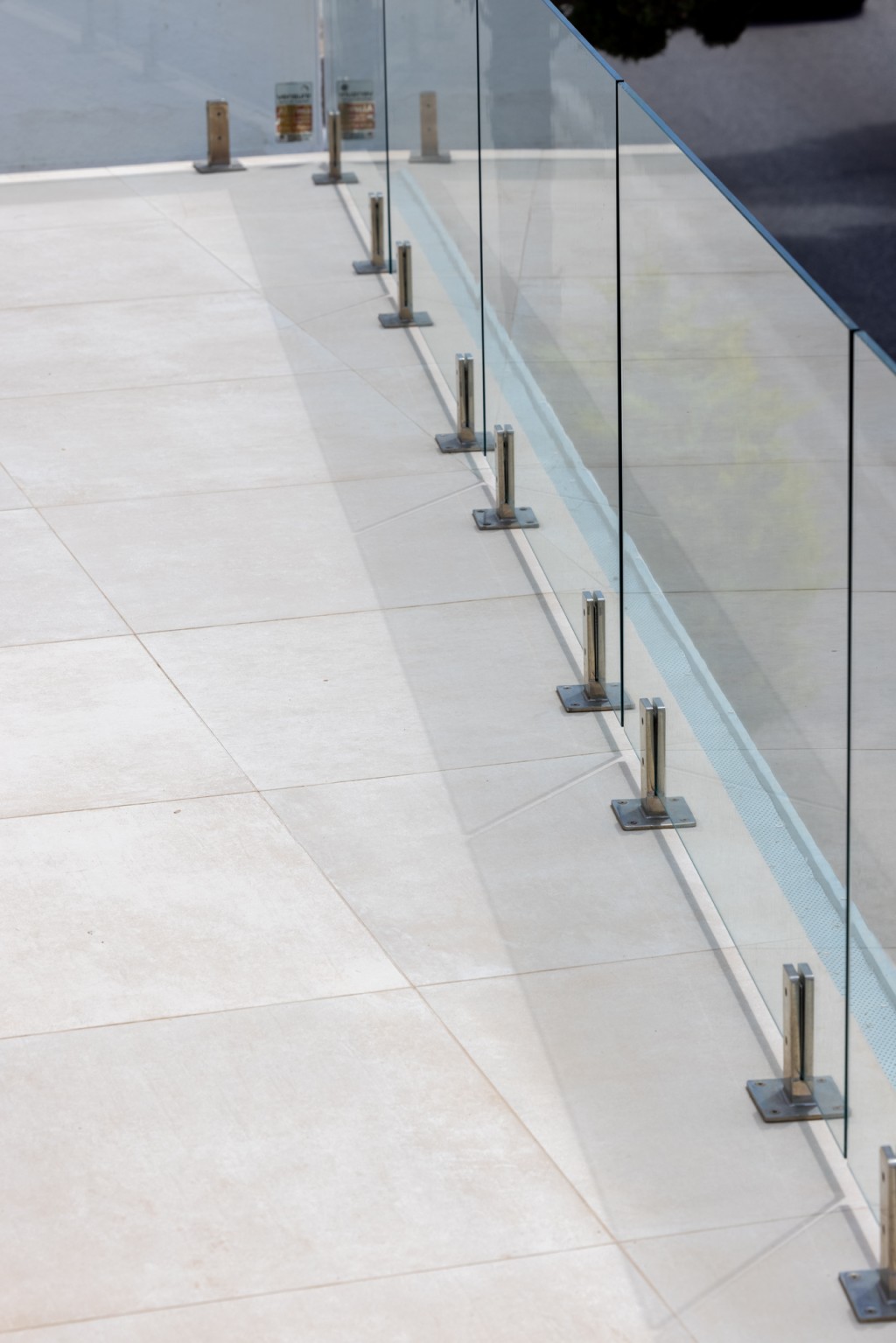 xlarge_CBNAAP2003_54420_V0_BF01