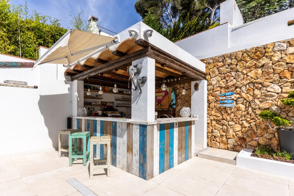 xlarge_CBNAAP2003_54427_V0_24B8