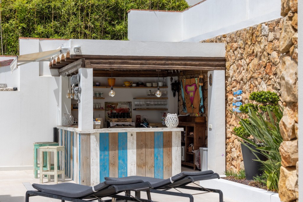 xlarge_CBNAAP2003_54434_V0_6F2D