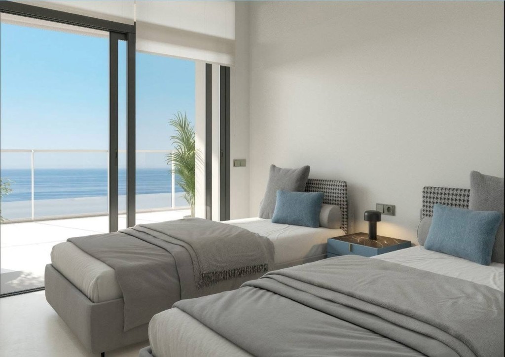 xlarge_CBNAAP2012_54559_V0_B6C3