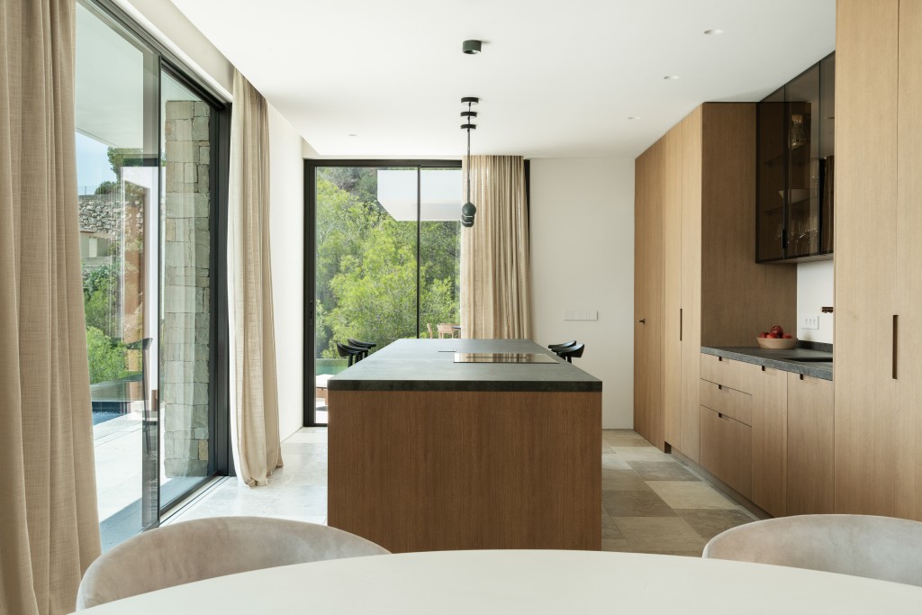 xlarge_CBNAAP2016_55046_V0_55C3