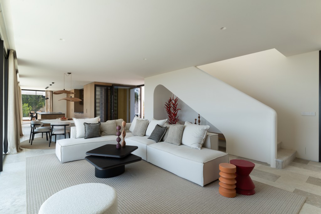 xlarge_CBNAAP2016_55054_V0_71E2