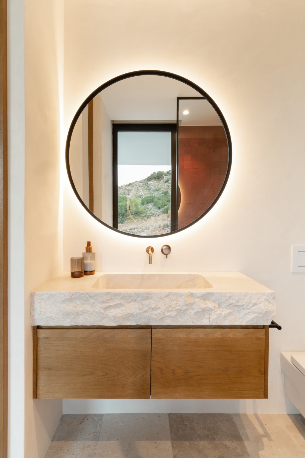 xlarge_CBNAAP2016_55081_V0_947D