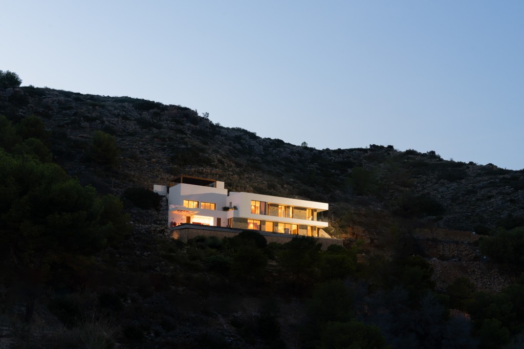 xlarge_CBNAAP2016_55086_V0_D841