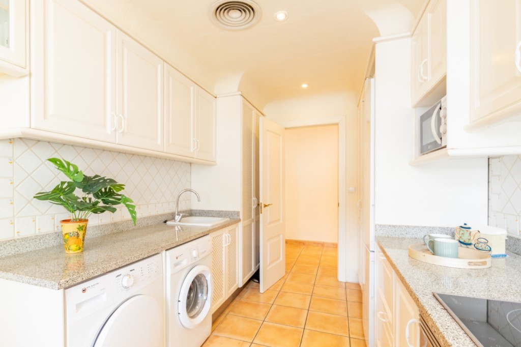 xlarge_CBNAAP2059_56282_V0_542A