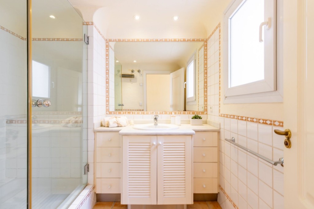 xlarge_CBNAAP2059_56294_V0_C33F