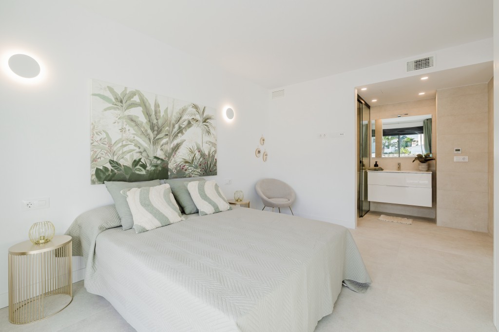 Apartamento Bajo de 2 Habitaciones y 2 Baños en Residencial Montgó