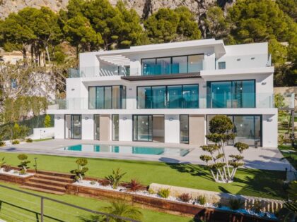 Panorama de Altea Hills: Una obra maestra arquitectónica en construcción