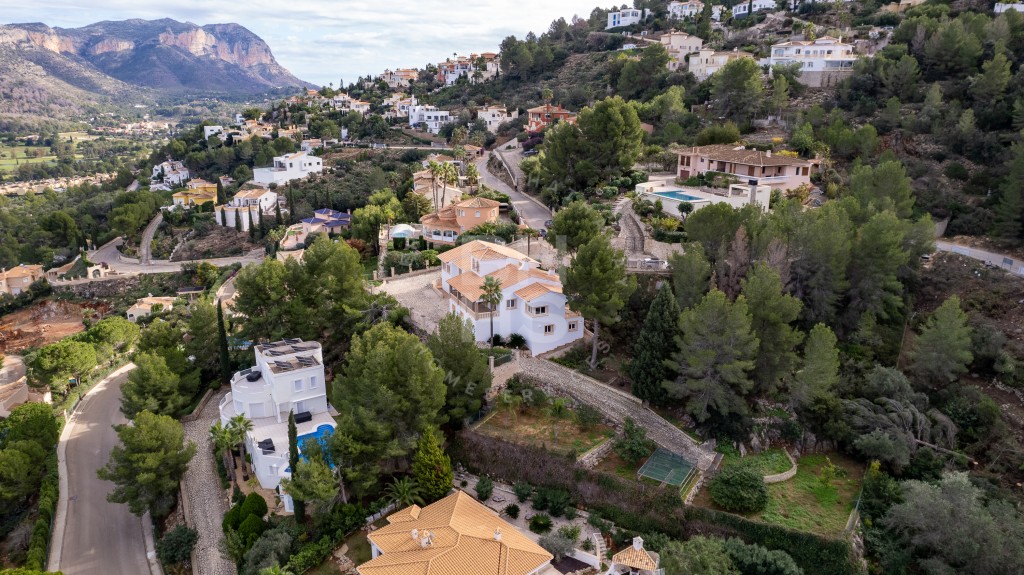 xlarge_CBNAAP1166_25899_V0_1EC2