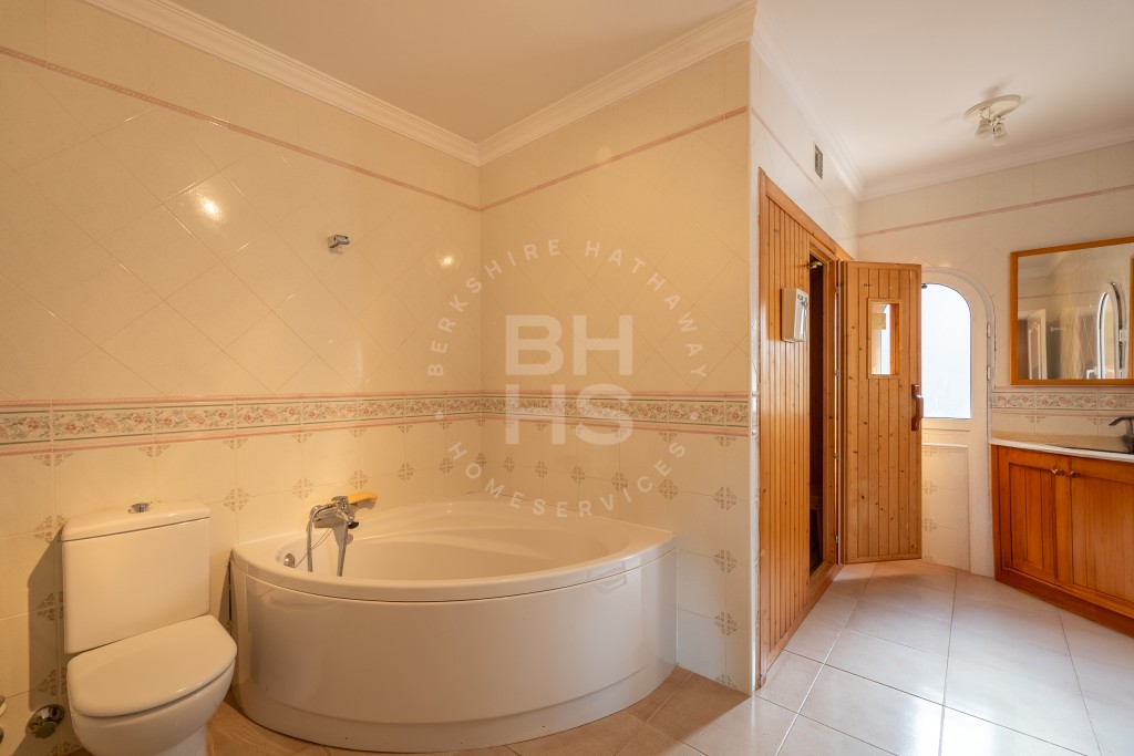 xlarge_CBNAAP1166_25911_V0_745A