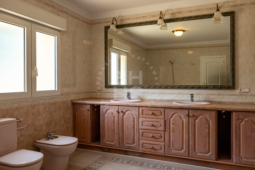 xlarge_CBNAAP1166_25920_V0_8A79