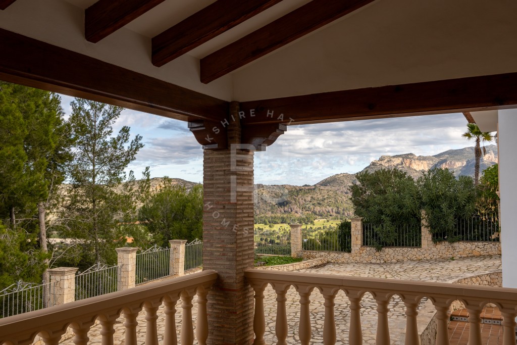 xlarge_CBNAAP1166_25926_V0_15E5