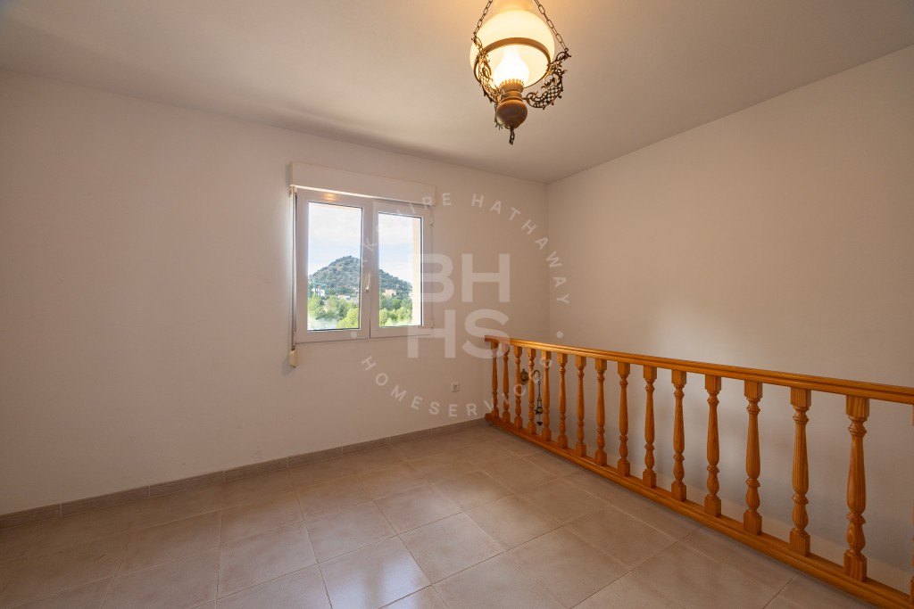 xlarge_CBNAAP1166_25931_V0_C4D9