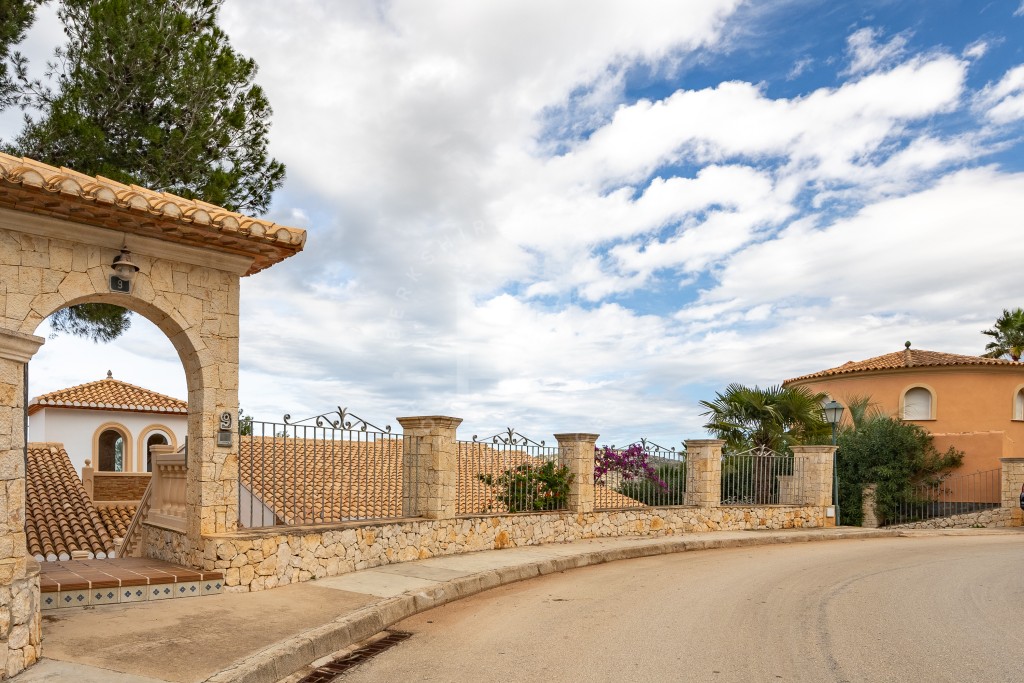 xlarge_CBNAAP1166_25944_V0_38B4