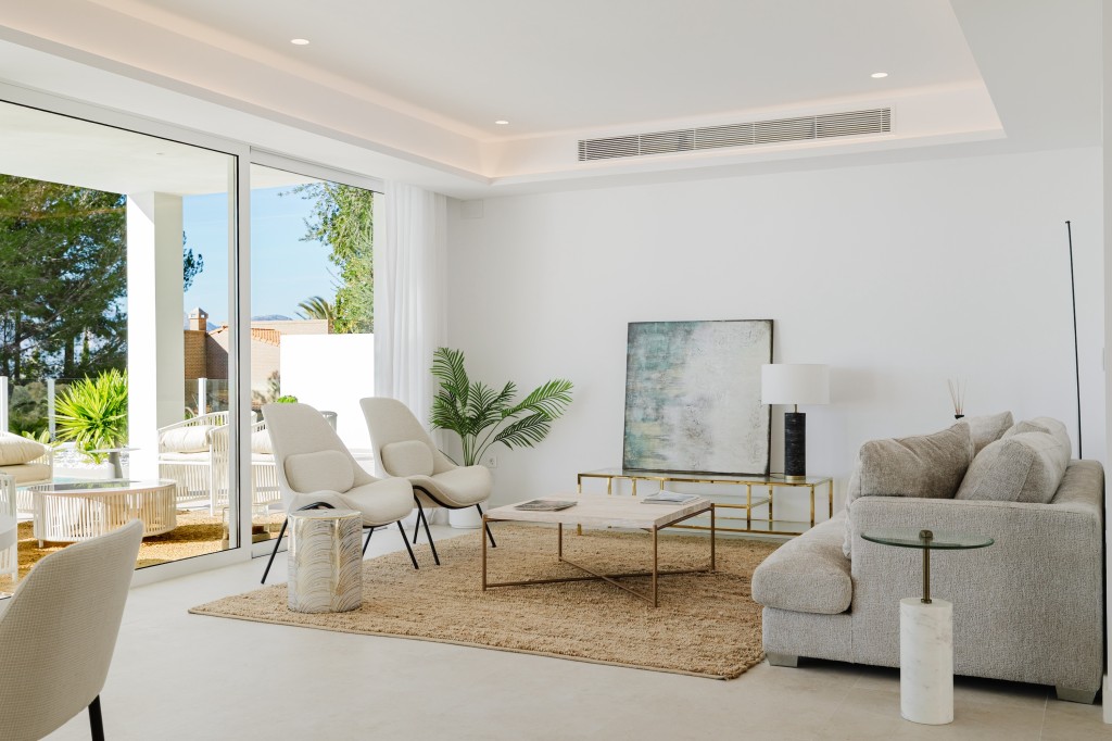 xlarge_CBNAAP1192_56906_V0_AC04