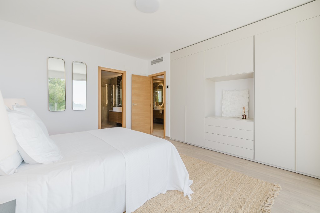 xlarge_CBNAAP1192_56925_V0_DD66