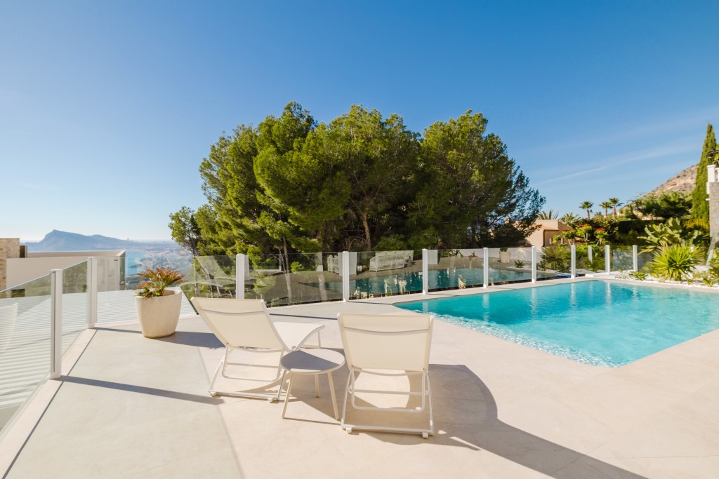 xlarge_CBNAAP1192_56932_V0_FCE9