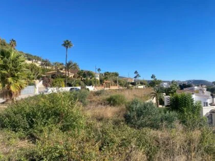 Exclusivo Terreno en Venta en Moraira - Ubicación privilegiada con vistas al mar