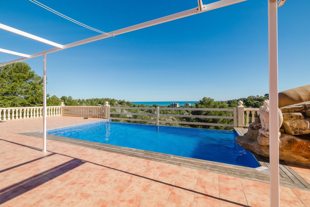 xlarge_CBNAAP2145_59764_V0_D7C3