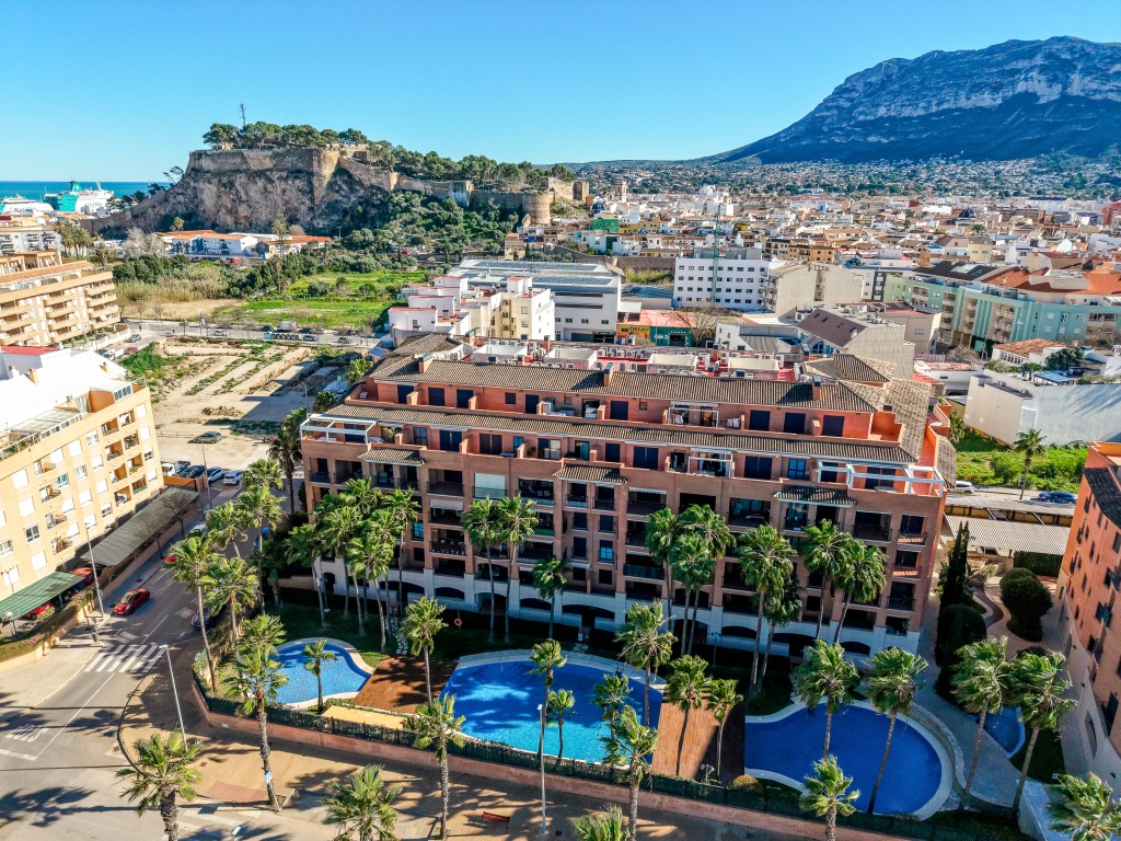 Apartamento en Venta en Denia - Vida Costera Tranquila Cerca de la Playa