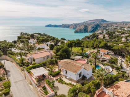 Casa contemporánea con alma mediterránea