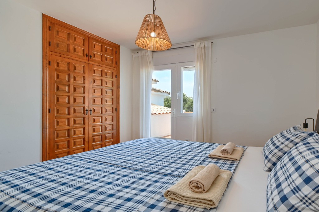 xlarge_CBNAAP2154_59794_V0_514C