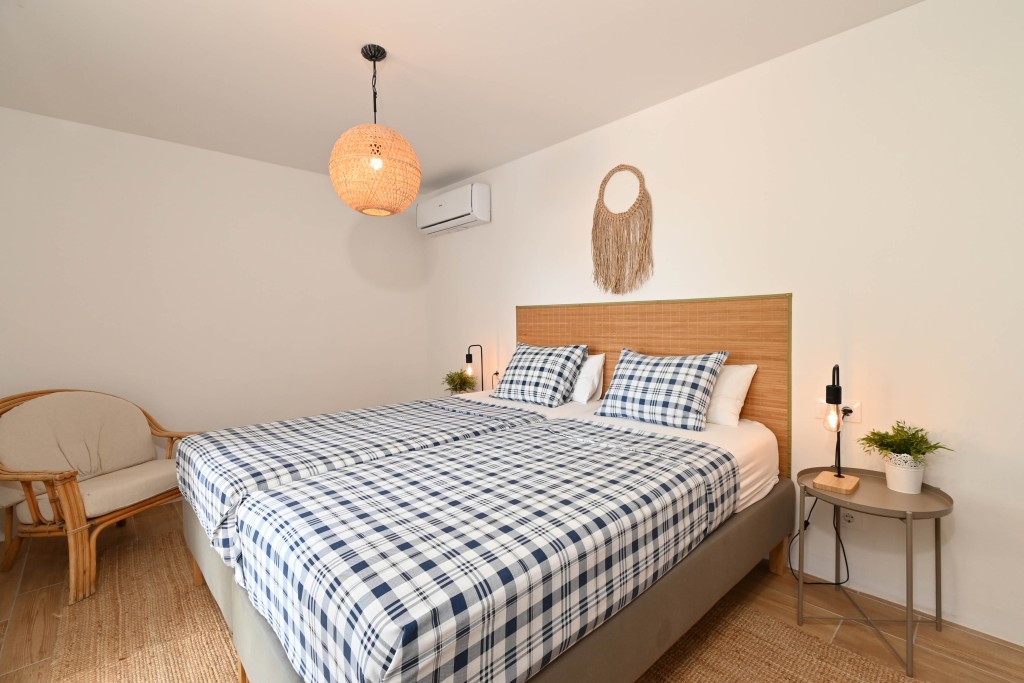 xlarge_CBNAAP2154_59809_V0_E1F8