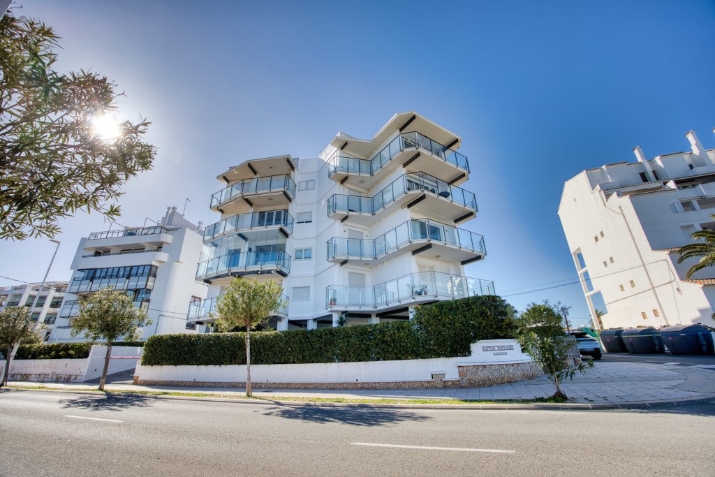 xlarge_CBNAAP2161_59829_V0_D932